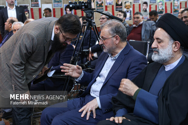 آیین بدرقه کاروان خانواده معظم شهدا وایثارگران به عتبات عالیات