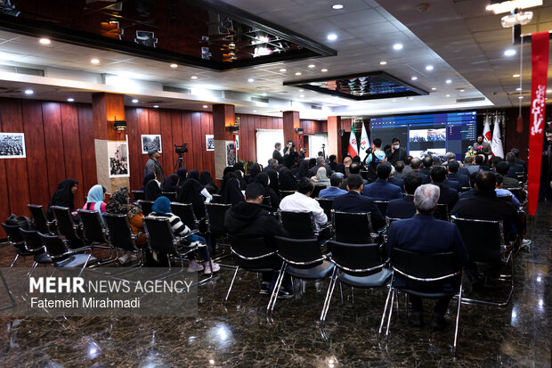 آیین بدرقه کاروان خانواده معظم شهدا وایثارگران به عتبات عالیات