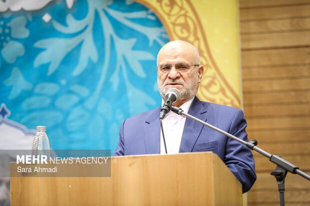 اجتماع خانوادگی در محکومیت هتک حرمت به قرآن در مشهد