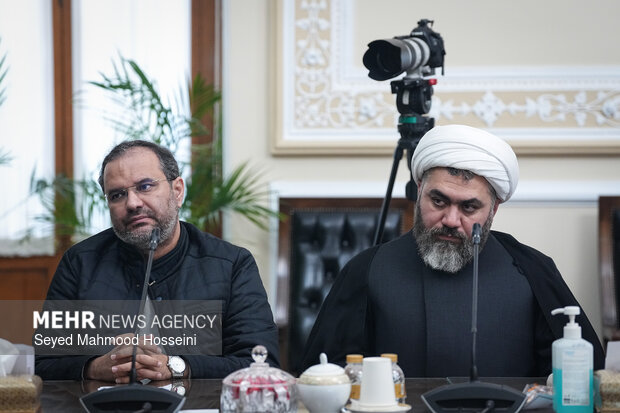 دیدار اعضای شورای هماهنگی دهه فجر با رئیس مجلس شورای اسلامی