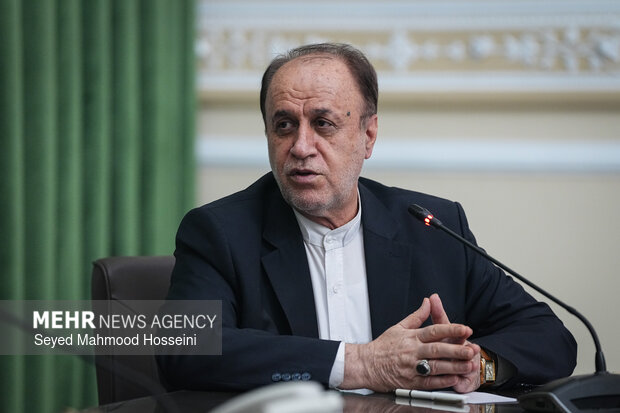 دیدار اعضای شورای هماهنگی دهه فجر با رئیس مجلس شورای اسلامی