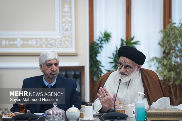 دیدار اعضای شورای هماهنگی دهه فجر با رئیس مجلس شورای اسلامی