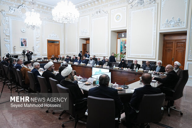دیدار اعضای شورای هماهنگی دهه فجر با رئیس مجلس شورای اسلامی