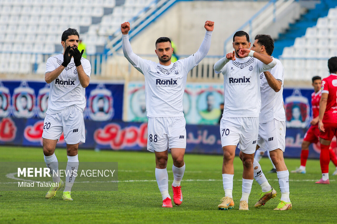 لیگ برتر فوتبال – ملوان و پرسپولیس لیگ برتر فوتبال – ملوان و پرسپولیس