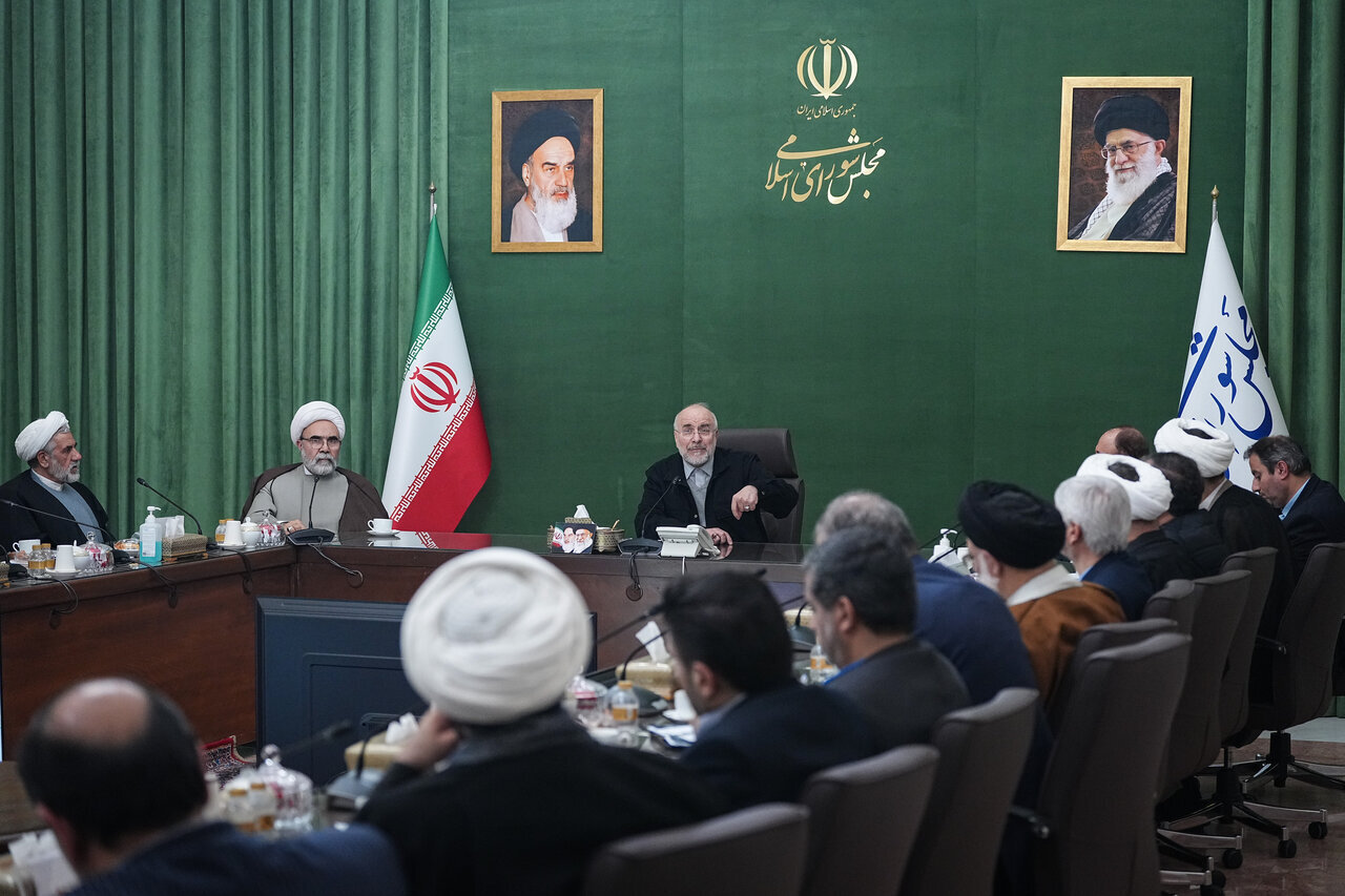 انقلاب،فجر،اسلامي،قاليباف،دشمن،معنا،نقش،مجلس،شكاف،كارها،نسل، ...