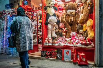 ولنتاین و چالش «تهی‌شدگی» در مقابل واردات فرهنگی