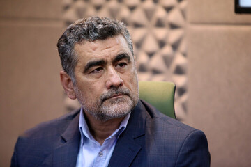 با نقد ادبی، ادبیات انقلاب رشد می‌کند/ شعر هم قدم با رسانه پیش می‌رود