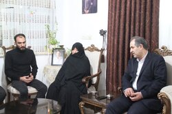 دیدار معاون استاندار گیلان با خانواده شهدای آستارایی اغتشاشات دی‌ماه
