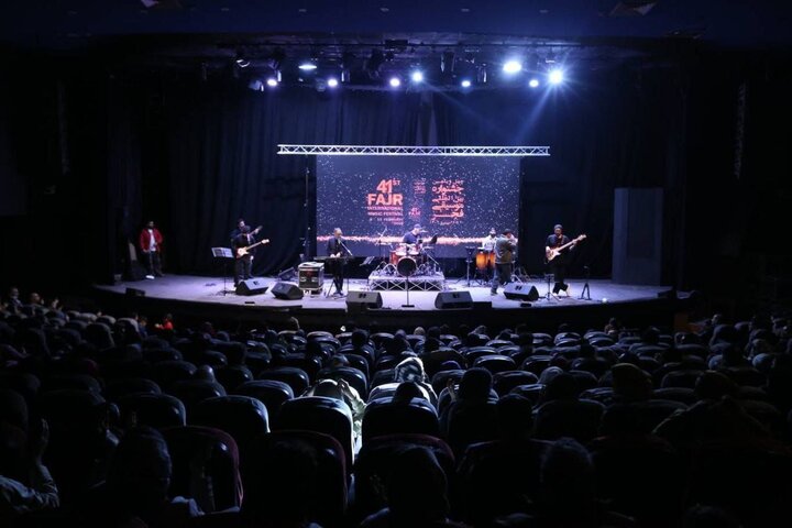 تجلیل از پیشکسوت موسیقی خراسان در روز اول؛ کدام پاپ خوانها خواندند؟