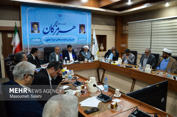 سفر وزیر ارتباطات به بندرعباس