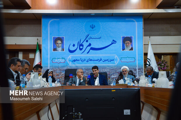 سفر وزیر ارتباطات به بندرعباس