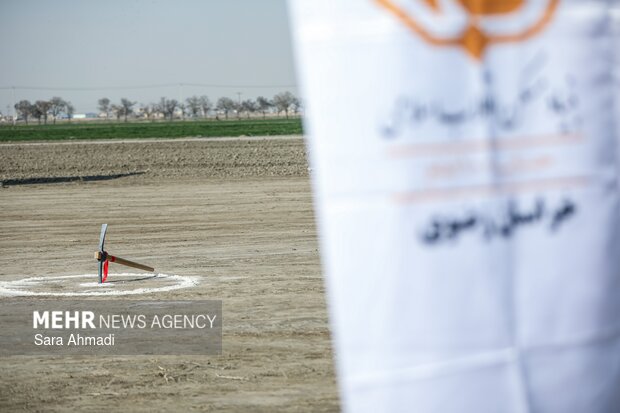 کلنگ زنی فاز دوم ۵۰۰ واحد مسکن مددجویان کمیته امداد در مشهد