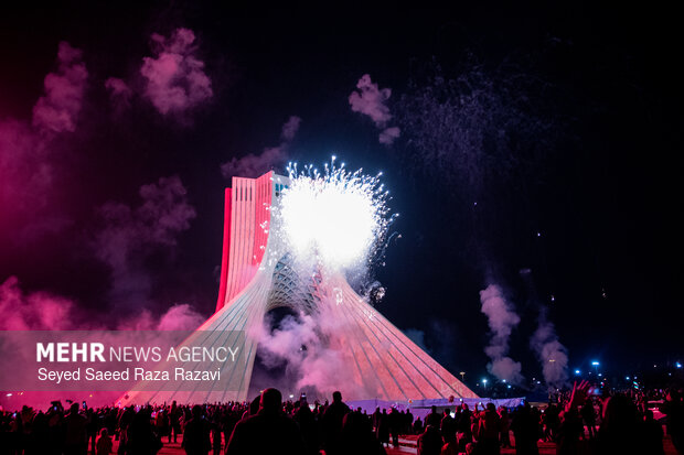 نورپردازی سه بعدی ونورافشانی به مناسبت سالگردپیروزی انقلاب اسلامی
