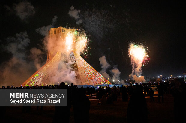 نورپردازی سه بعدی ونورافشانی به مناسبت سالگردپیروزی انقلاب اسلامی