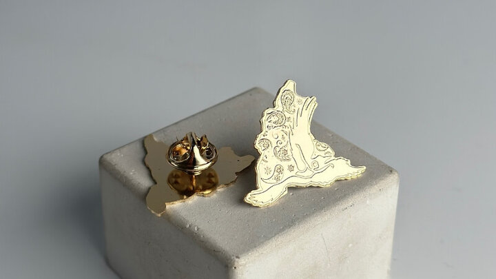 نشان افتخار بر یقه مدیران؛ بررسی نقش بج سینه در هویت سازی سازمانی