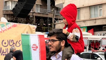 Kutlama yürüyüşünde çocklar için özel stantlar kuruldu