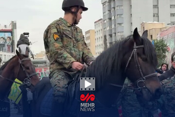 رژه یگان اسب سوار ویژه فراجا در راهپیمایی ۲۲ بهمن