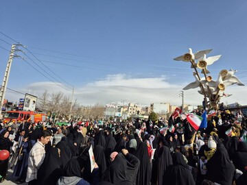 حضور پرشور مردم یاسوج در راهپیمایی ۲۲ بهمن