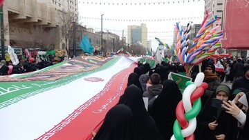 حماسه میلیونی ۲۲ بهمن در جوار بارگاه منور امام رضا(ع)؛مشهد