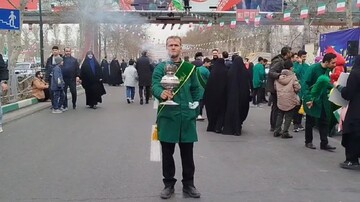 آماده‌سازی راهپیمایی ۲۲ بهمن در کرج از ساعات آغازین صبح