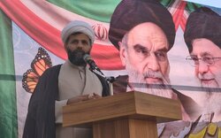 امام جمعه آبدان: مردم عزم و اراده خود را به جهانیان نشان دادند