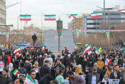 حضور سرلشکر پاکپور در راهپیمایی ۲۲ بهمن