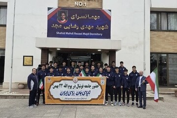 عبدی و شاگردانش در تیم فوتبال جوانان در راهپیمایی ۲۲ بهمن حاضر شدند