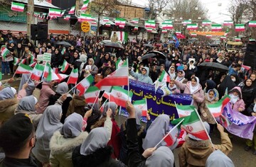 حضور باشکوه مریوانی‌های مرزدار در یوم‌الله ۲۲ بهمن