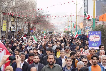 قزوینی‌ها با شکوه آمدند؛ خروش مردم در راهپیمایی ۲۲ بهمن به نمایش درآمد