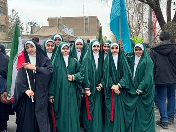 جوانان پای کار انقلاب، ستون‌های آینده کشور!