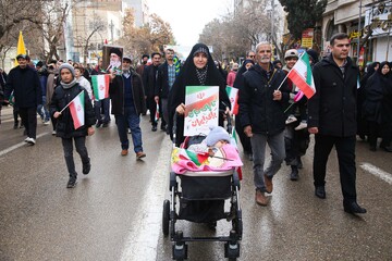 مردم استان سمنان؛ تا پای جان برای انقلاب ایستاده‌ایم