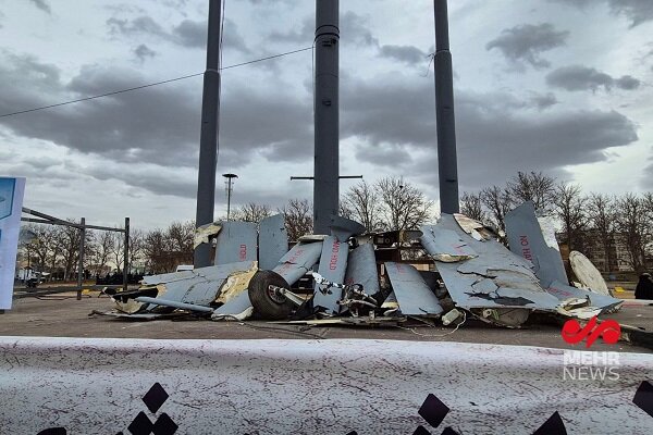 ایران نے 12 روزہ جنگ میں مار گرائے گئے اسرائیلی ڈرونز کے ملبے کو عوام کے سامنے پیش کر دیا