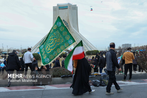 راهپیمایی ۲۲ بهمن در تهران