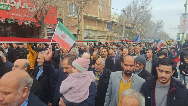 راهپیمایی باشکوه ۲۲ بهمن در اردستان؛ تجلی وحدت، ایمان و ایستادگی مردم