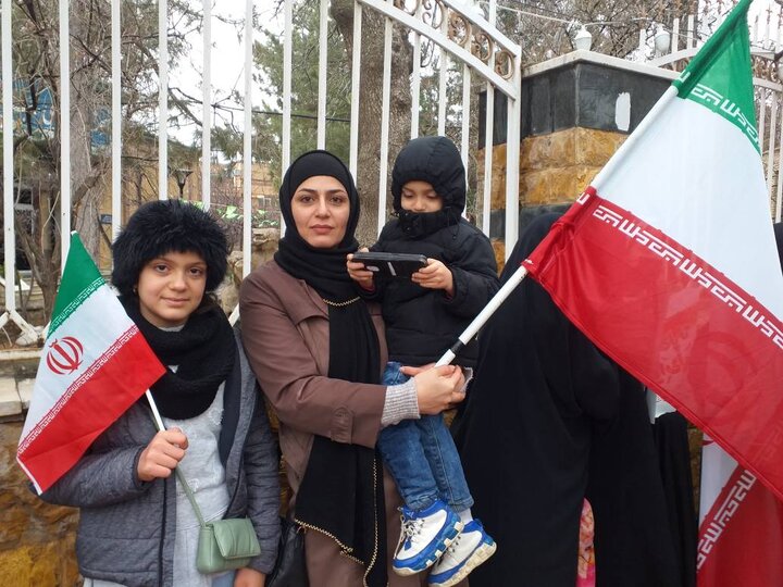 ۲۲ بهمن؛ صحنه حضور پرشور دیار گروس در جشن پیروزی انقلاب