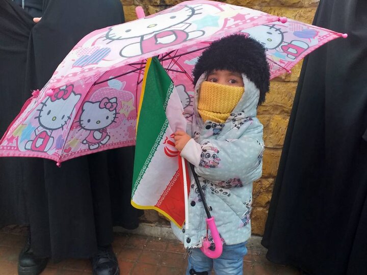 ۲۲ بهمن؛ صحنه حضور پرشور دیار گروس در جشن پیروزی انقلاب