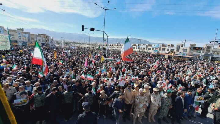 حماسه بهمن در بیرجند؛ خیابانها غرق در لبیک به فرمان رهبری