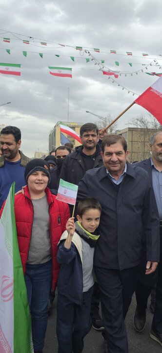 حضور محمد مخبر در راهپیمایی ۲۲بهمن