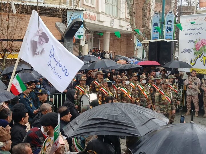 ۲۲ بهمن در سنندج؛ خیابان‌هایی که به نام انقلاب نفس می‌کشیدند