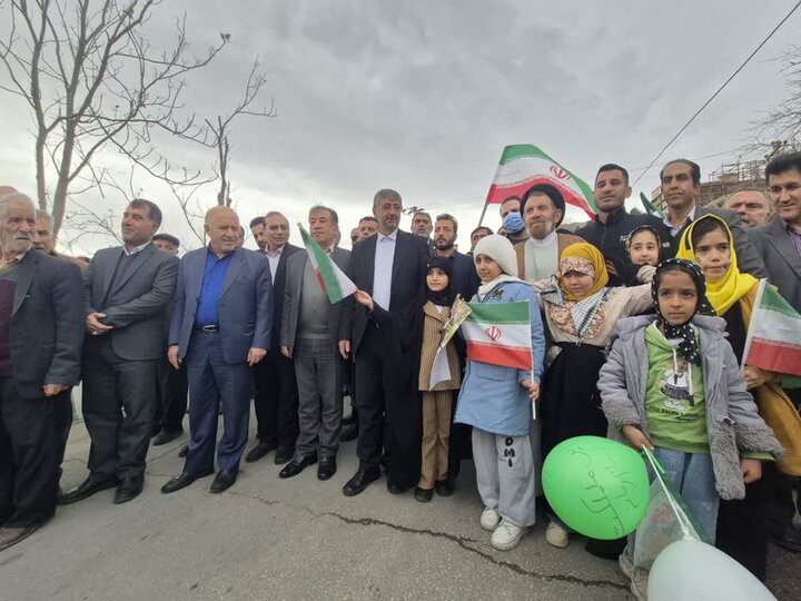 حضور نماینده ولیفقیه در لرستان و استاندار در راهپیمایی ۲۲ بهمن