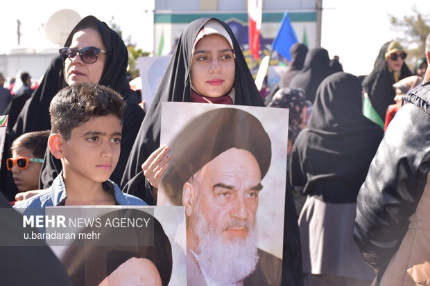 حماسه حضور شیعه و سنی زاهدان در 22 بهمن 1404