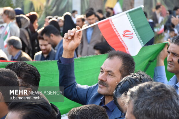 حماسه حضور شیعه و سنی زاهدان در 22 بهمن 1404