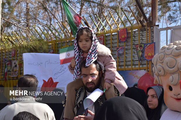 حماسه حضور شیعه و سنی زاهدان در 22 بهمن 1404