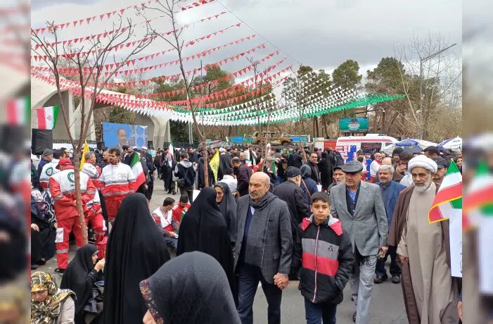 حضور رئیس دانشگاه تهران و اعضای هیئت رئیسه در راهپیمایی ۲۲ بهمن