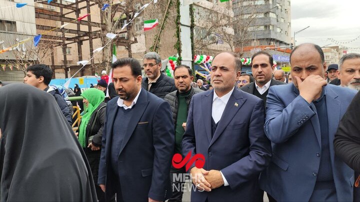 حضور وزیر جهاد کشاورزی در راهپیمایی ۲۲ بهمن