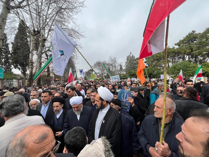 گرگان؛ موج عاشقانی که با «لبیک یا خامنه‌ای» دل به دریا زد