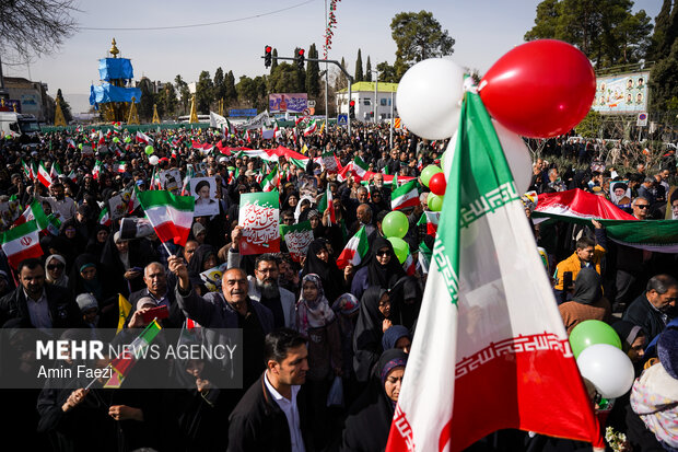 ملت ایران در سالی سخت طومار دشمن را پیچیدند!