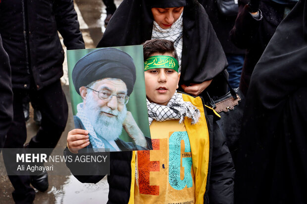 روایت حضور باشکوه آذری ها در بهمن بارانی؛۲۲ بهمنی که ماندگار شد