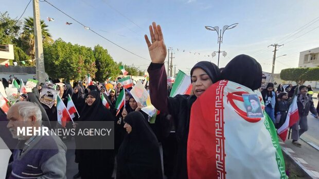 خروش مردم بندر دیر از کرانه‌های نیلگون خلیج فارس