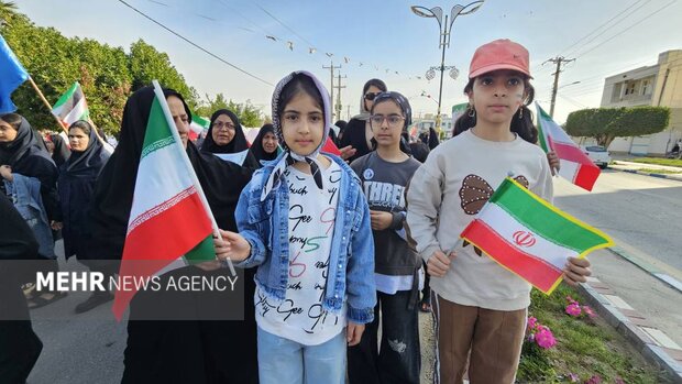 خروش مردم بندر دیر از کرانه‌های نیلگون خلیج فارس